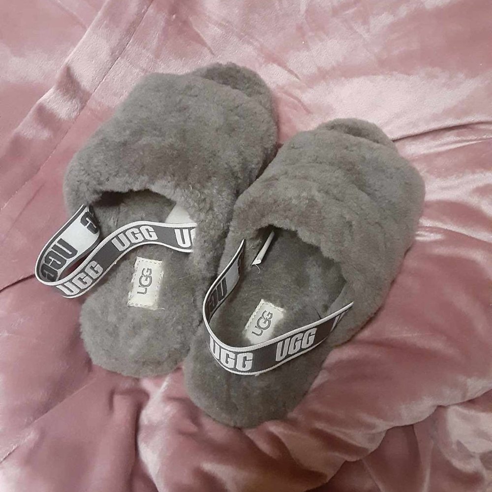 UGGs Fluff Yeah Slides 4